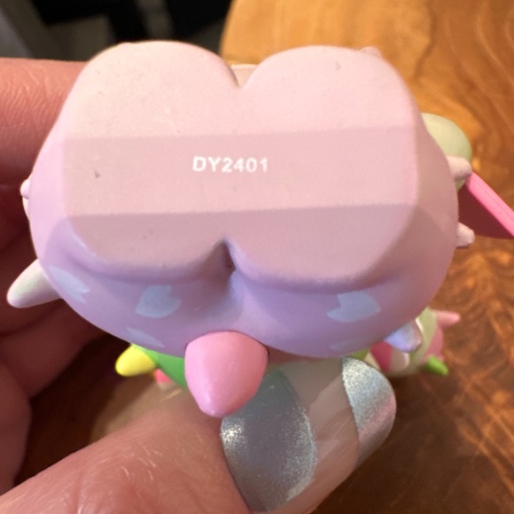 🍒🌸💕Pochacco Hello Kitty TokiDoki Cherry Blossom series 3 collectible figurine - Picture 9 of 11